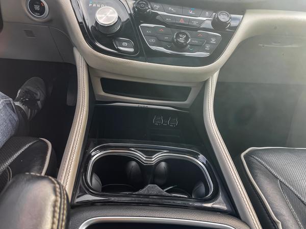 chrysler Pacifica Hybrid 2022 - 13