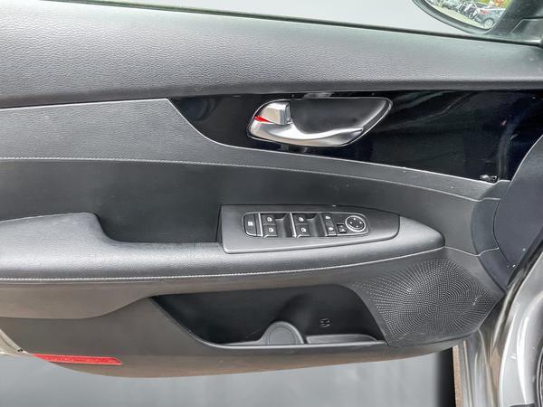 kia Forte5 2021 - 10