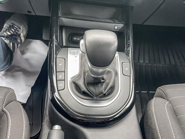 kia Forte5 2021 - 18