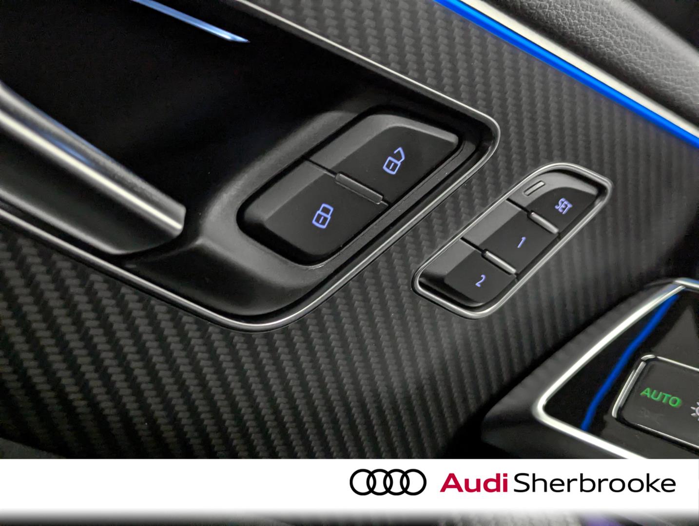 audi SQ8 2025 - 24