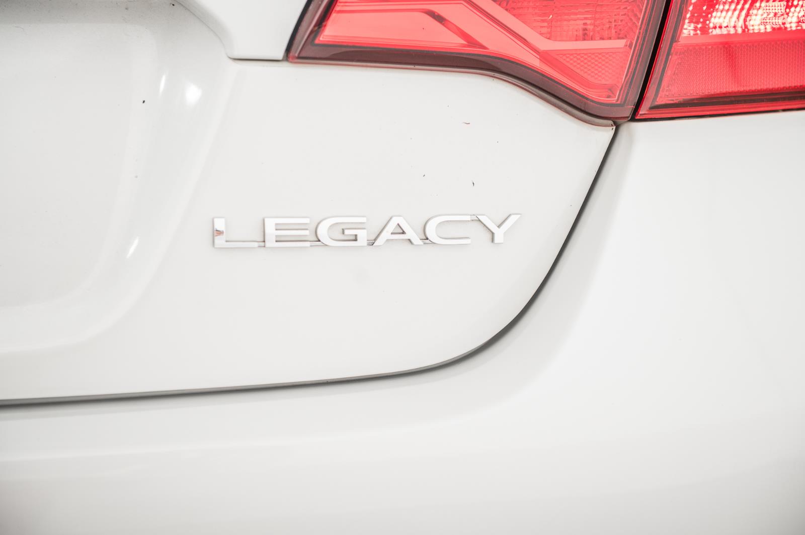 subaru Legacy 2016 - 18