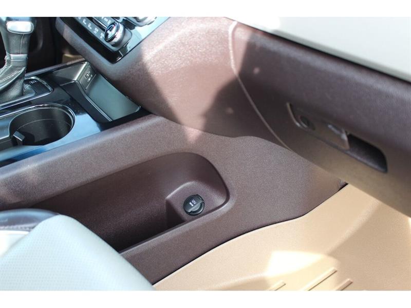 kia Sedona 2017 - 45