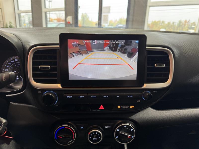 hyundai Venue 2022 - 24