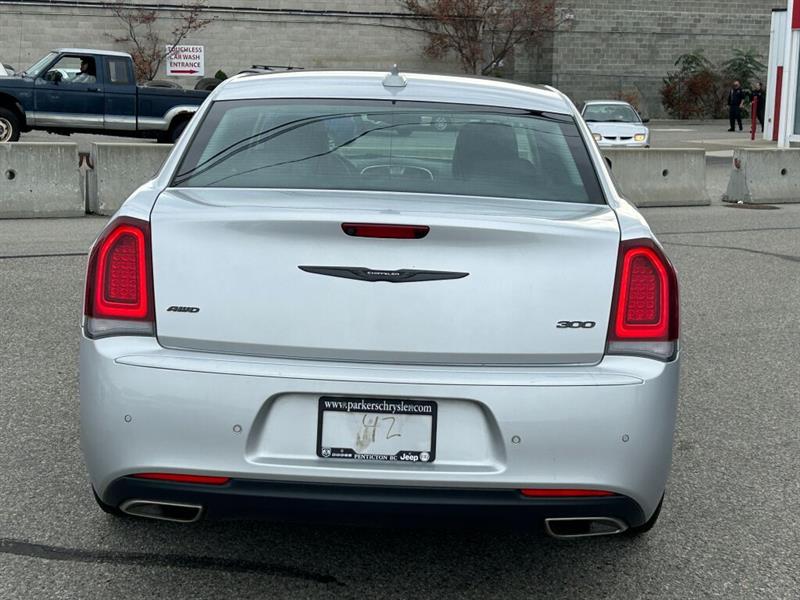 chrysler 300 2022 - 6