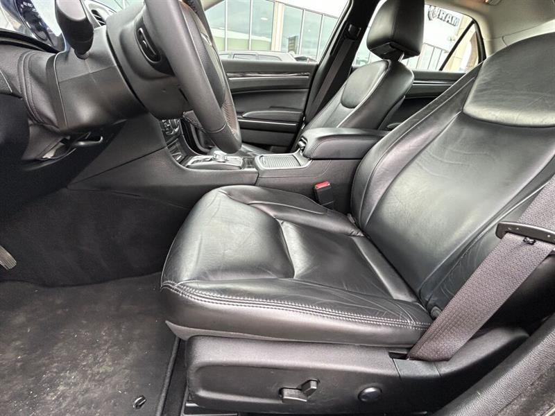 chrysler 300 2022 - 9