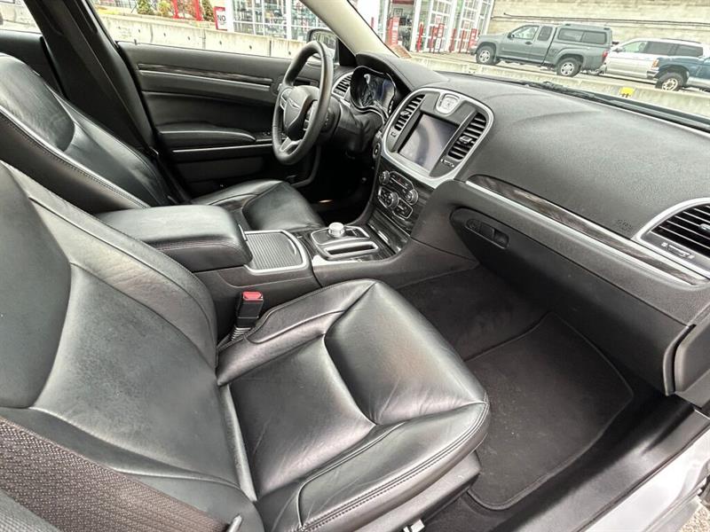 chrysler 300 2022 - 11