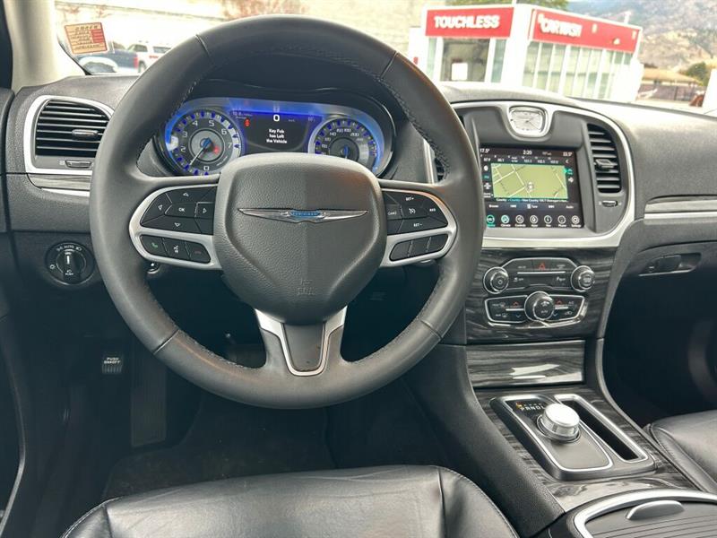 chrysler 300 2022 - 12