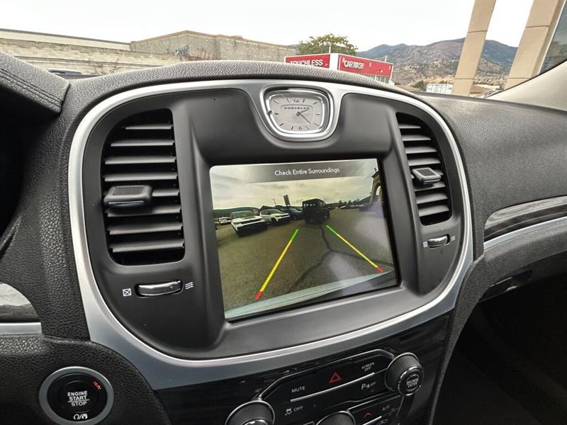 chrysler 300 2022 - 15