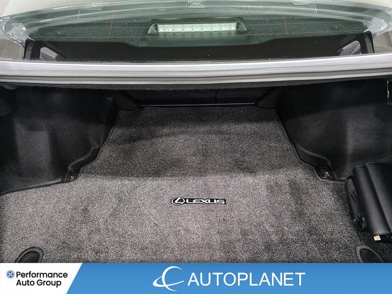 lexus IS 300 2024 - 12