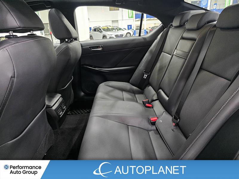 lexus IS 300 2024 - 38