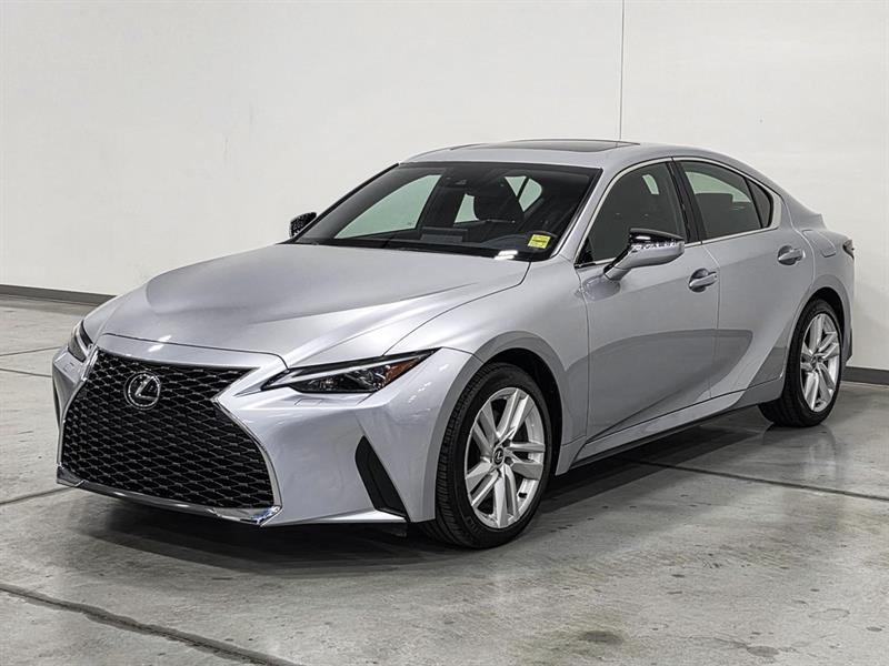 lexus IS 300 2024 - 42