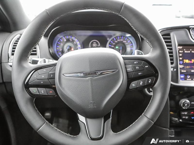 chrysler 300 2023 - 8