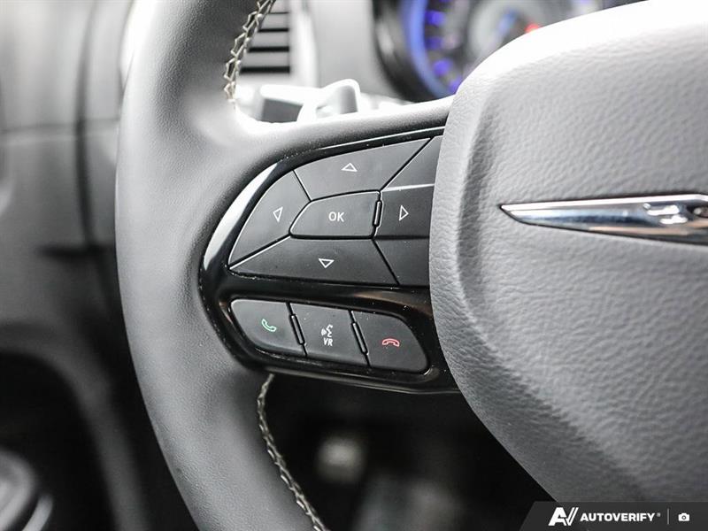 chrysler 300 2023 - 12