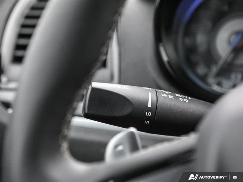 chrysler 300 2023 - 14