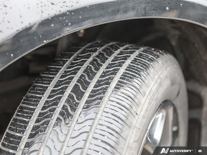 chrysler 300 2023 - 20