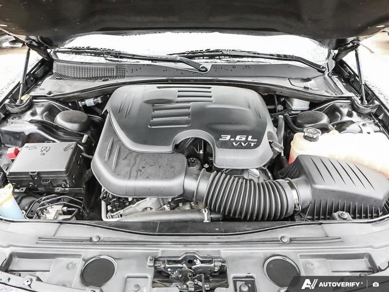 chrysler 300 2023 - 21