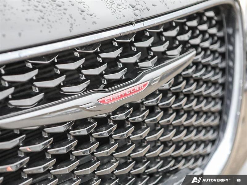 chrysler 300 2023 - 22