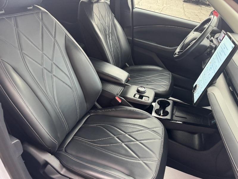 ford Mustang Mach-E 2022 - 26