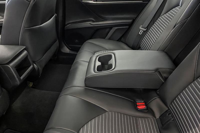 toyota Camry 2023 - 27