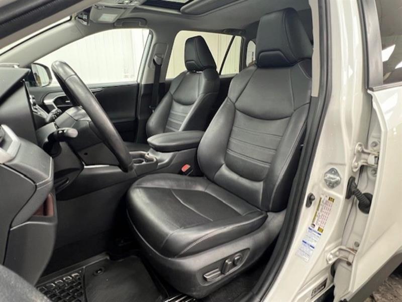 toyota RAV4 2021 - 32