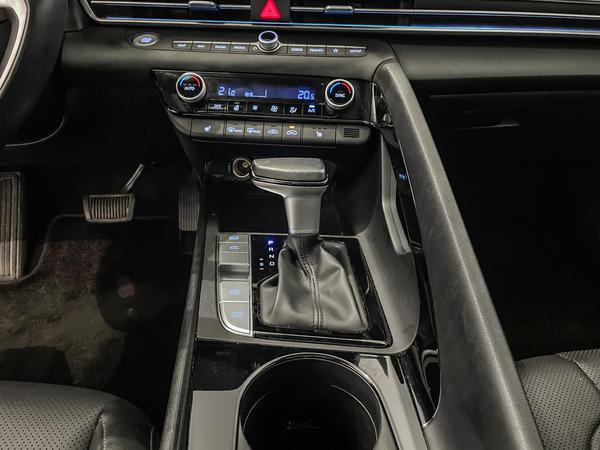 hyundai Elantra 2023 - 24