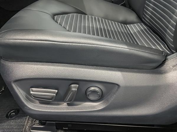 toyota Camry 2023 - 12