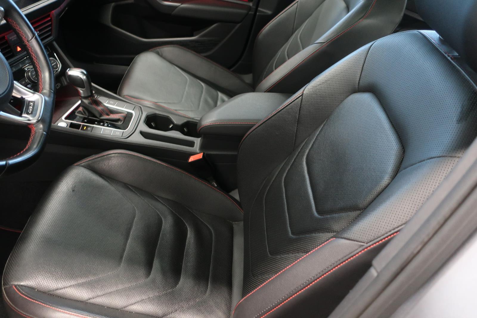 volkswagen Jetta 2020 - 11