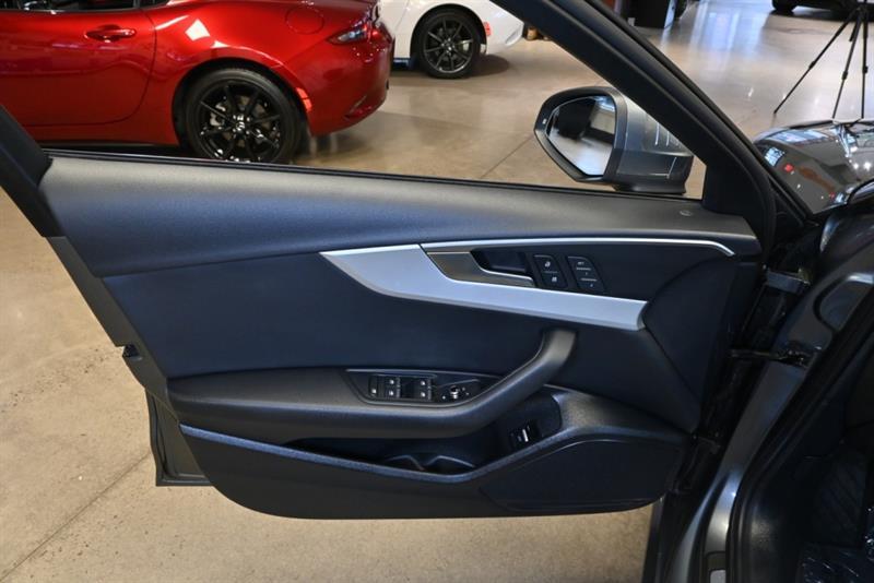 audi berline A4 2018 - 15