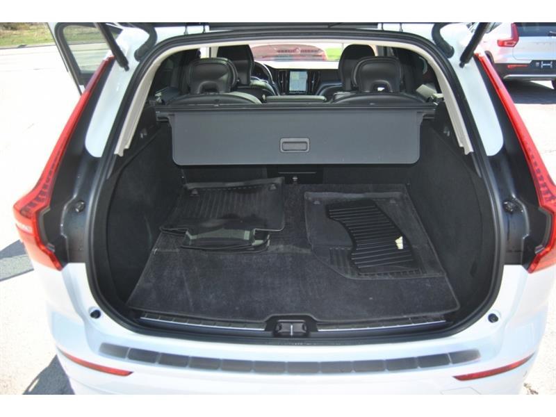 2023 Volvo XC60 - Image 11