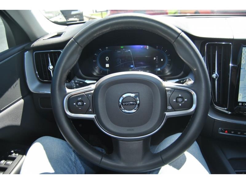 2023 Volvo XC60 - Image 14