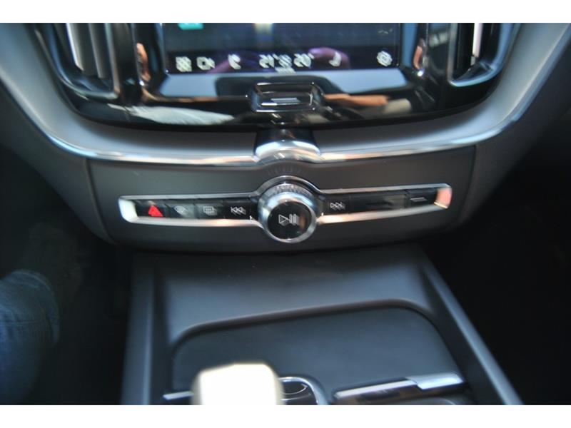 2023 Volvo XC60 - Image 22
