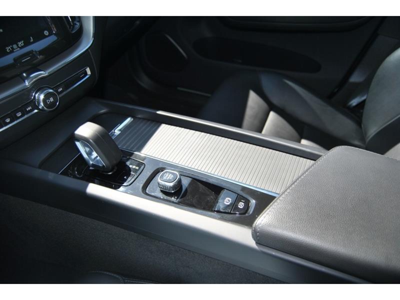 2023 Volvo XC60 - Image 23