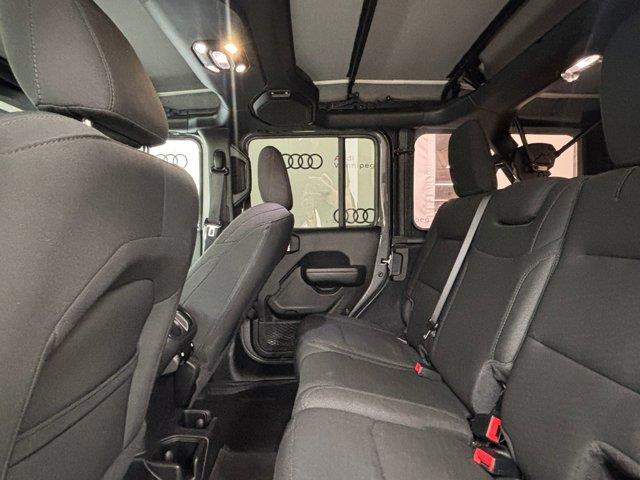 jeep Wrangler 2023 - 17