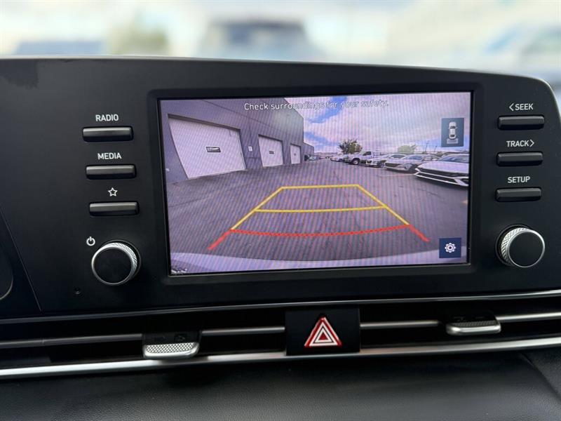 hyundai Elantra 2022 - 17