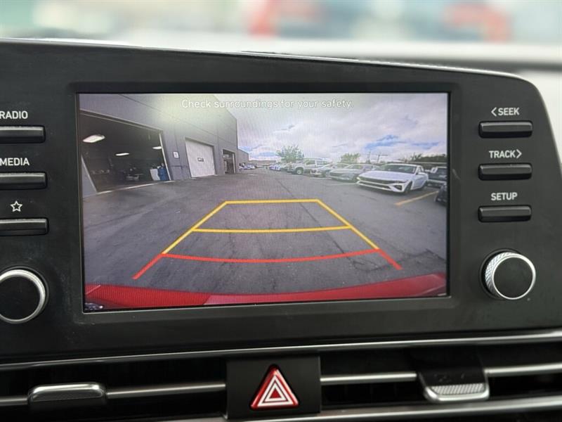 hyundai Elantra 2021 - 17