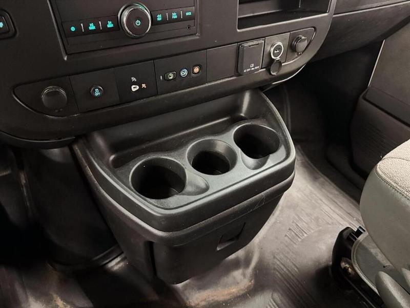 gmc Savana 2023 - 12