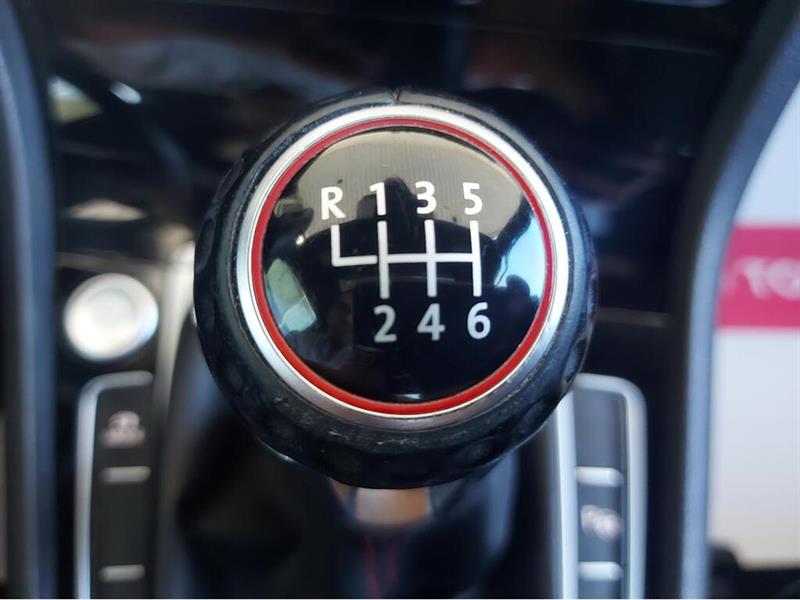 volkswagen Golf GTI 2021 - 26