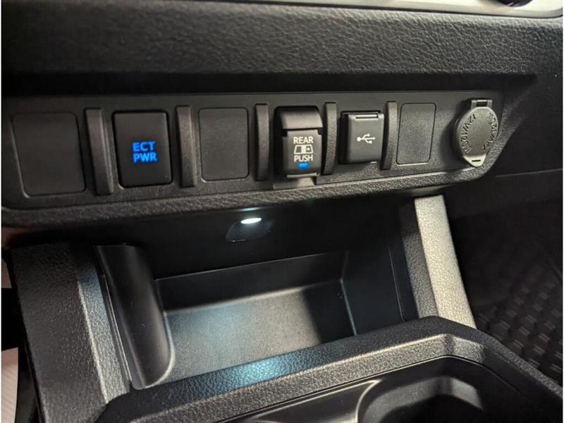 toyota Tacoma 2020 - 29