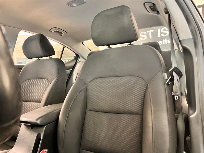 hyundai Elantra 2019 - 17