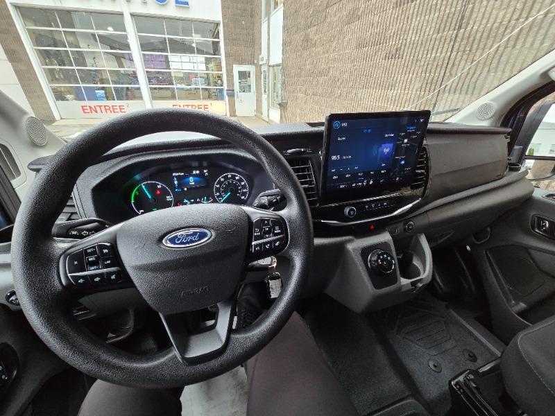 ford E-Transit Cargo Van 2023 - 21