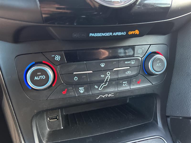 ford Focus 2015 - 13