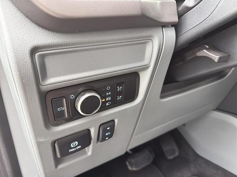 ford F-150 Lightning 2025 - 13