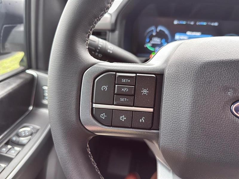 ford F-150 Lightning 2025 - 17