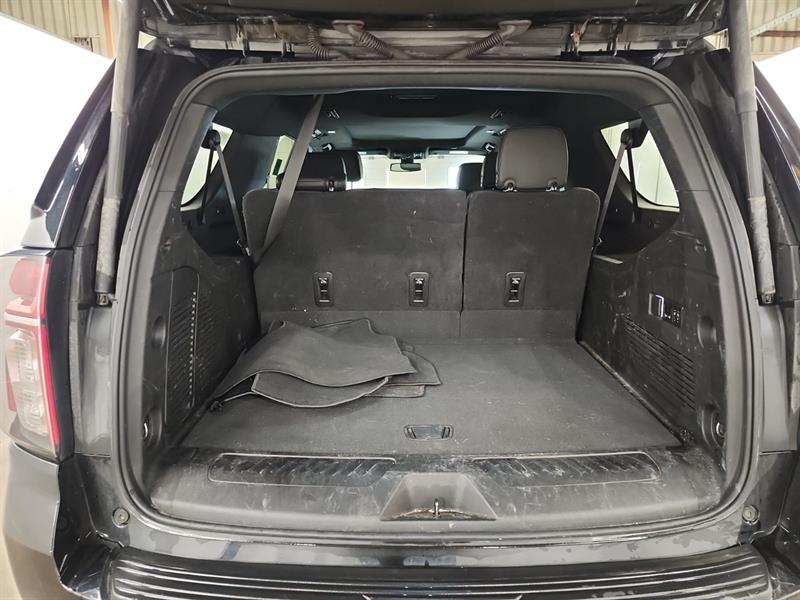 chevrolet Suburban 2022 - 11