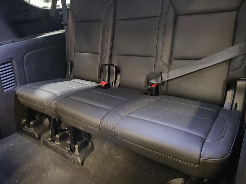 chevrolet Suburban 2022 - 14