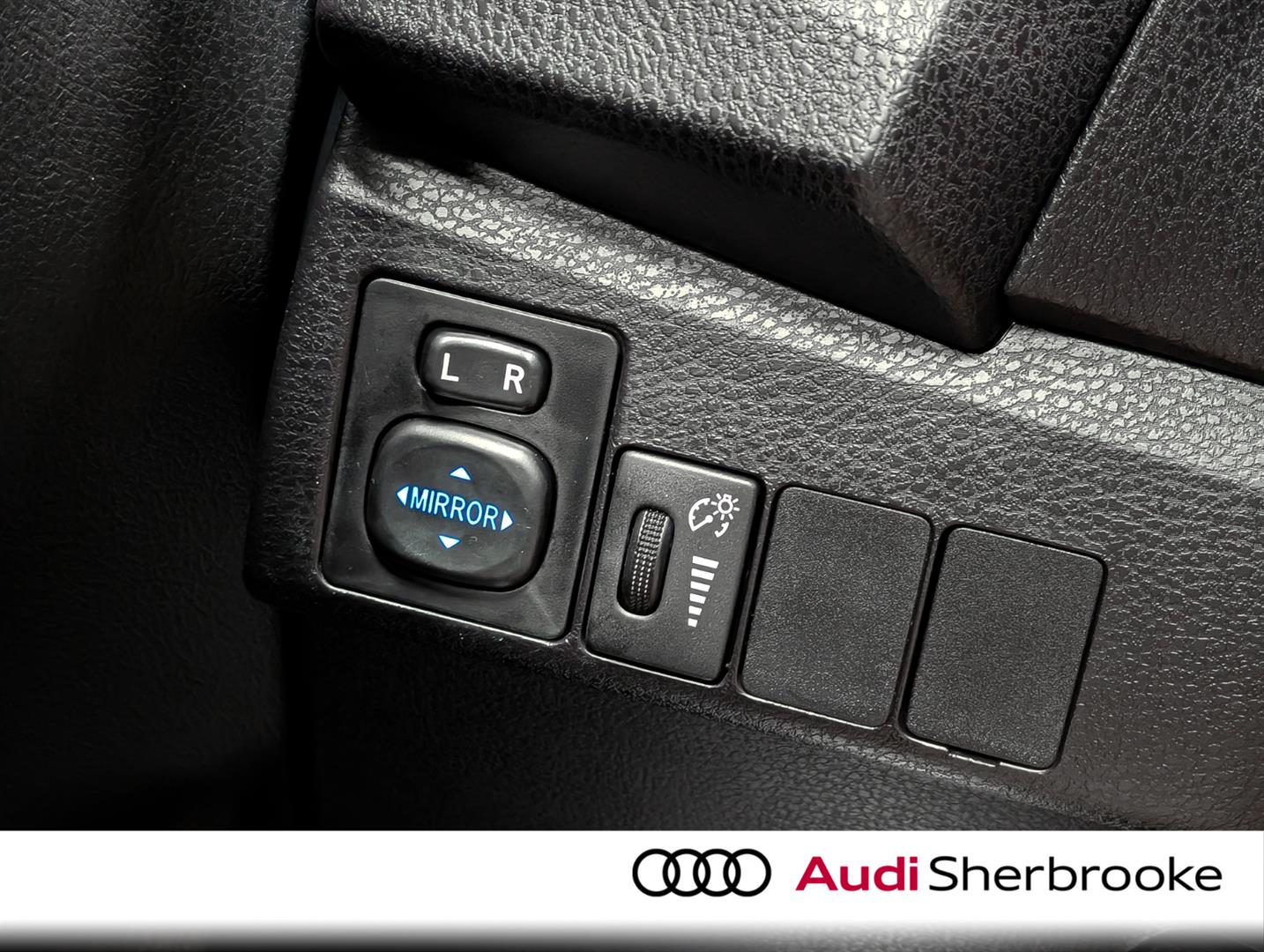 toyota Corolla 2015 - 23