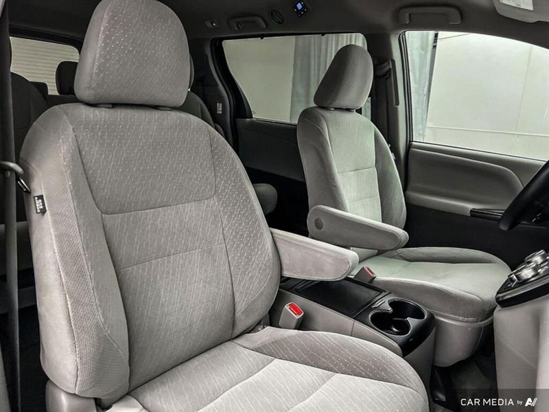 toyota Sienna 2017 - 24