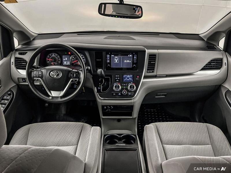 toyota Sienna 2017 - 26