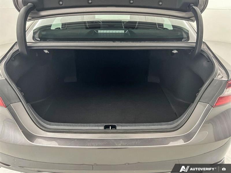 toyota Camry 2021 - 14