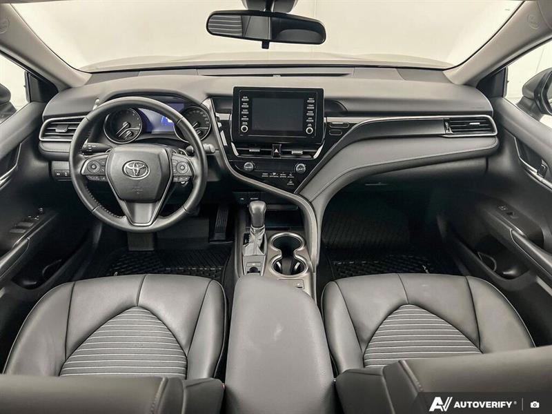 toyota Camry 2021 - 26